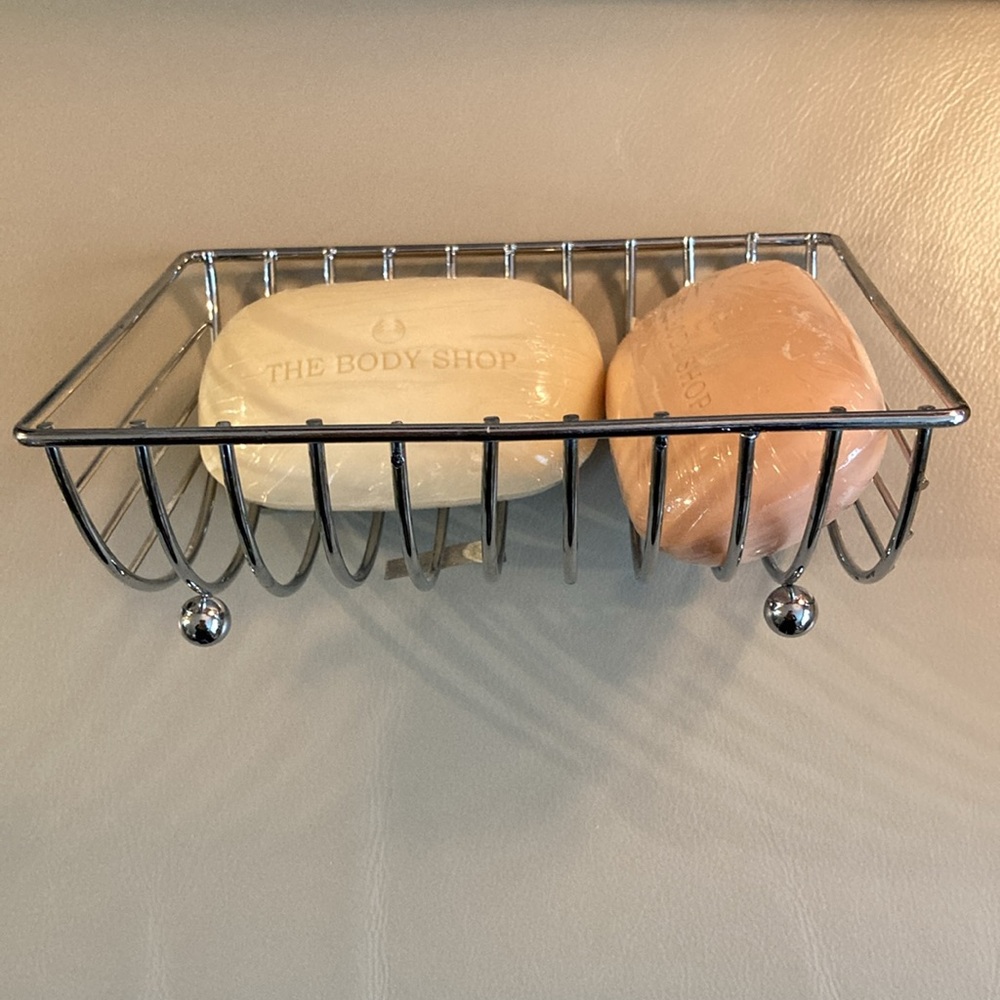NWOT - Fancy Wire Pedestal Soap Dish For Bathroom Or Kitchen Stainless Steel